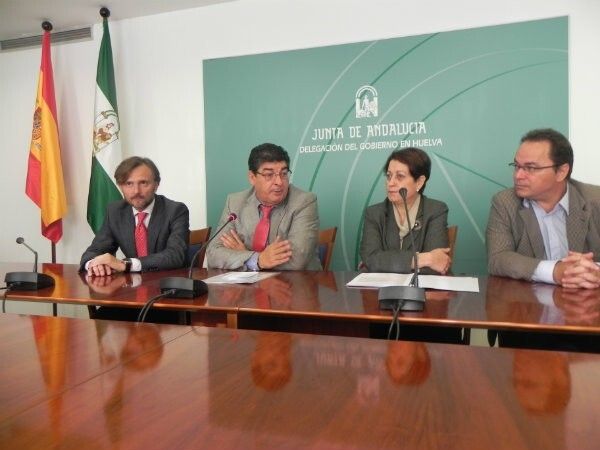 Valderas aboga por priorizar las políticas de empleo y dice que 'vamos a trabajar para responder a los problemas sociales'