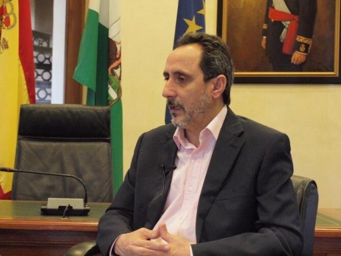 El PP denuncia que el PSOE ha colocado al alcalde ‘tránsfuga’ de Nerva como asesor en la Diputación