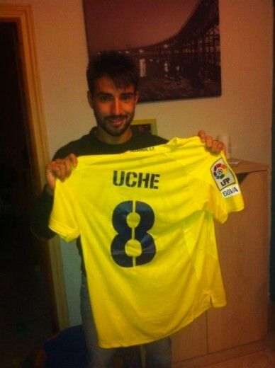 Chuli se quedó con la camiseta de Uche, su 'ídolo de la infancia'