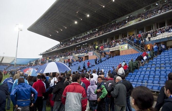 El Recre puede ser sancionado por los aficionados que se cambiaron a tribuna