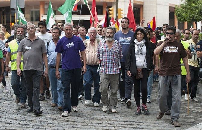 Emocionante y 'vigilada' clausura de la marcha obrera del SAT en Huelva