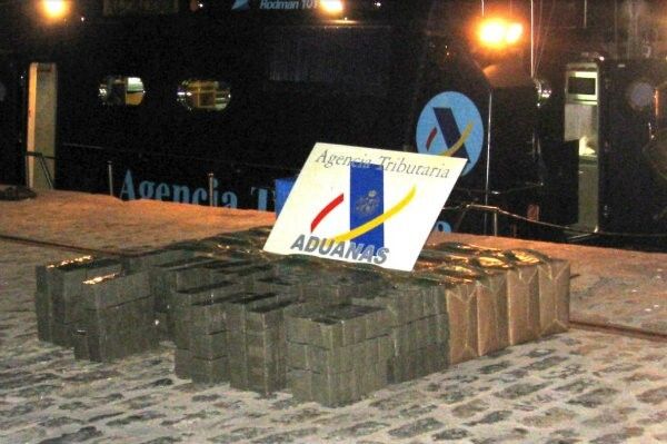 La Agencia Tributaria aborta la introducción de seis toneladas de hachís en las costas de Huelva y Málaga