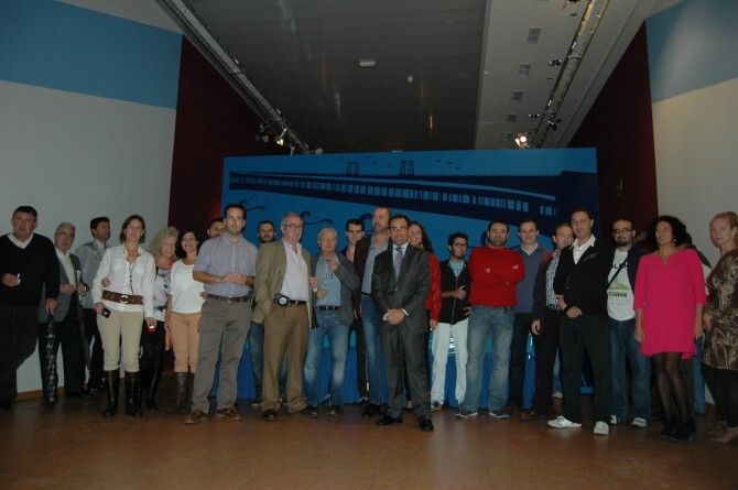 La Asociación 'Huelva y sus fotógrafos' se presenta en el Centro Puerta del Atlántico