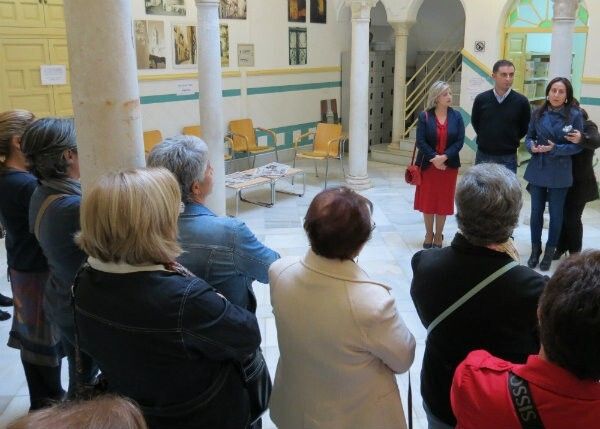 El Ayuntamiento de Moguer crea el Fondo de la Mujer en la Biblioteca Pública