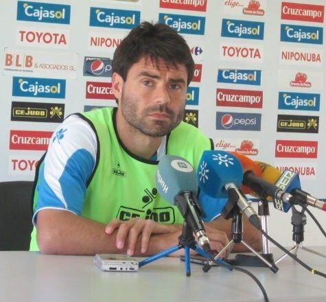 Córcoles: 'Si hay muchas tarjetas es porque el equipo está metido'