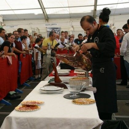 Un sanjuanero busca ser el mejor cortador de jamón