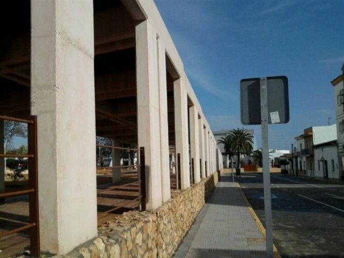 El PP de Gibraleón tacha al PSOE de 'irresponsable y antidemocrático' por intentar paralizar 'por la fuerza' unas obras