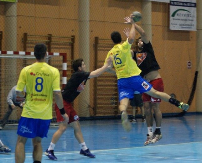 El PAN Moguer resuelve con intriga su duelo con Lanzarote (33-30)