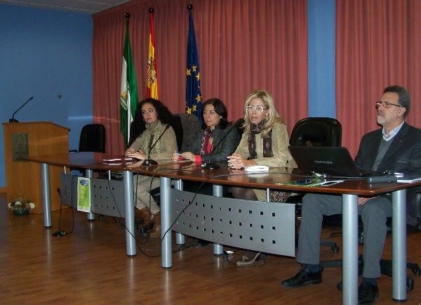 La Junta evalúa el programa Guía, una iniciativa para la prevención de relaciones conflictivas entre padres e hijos