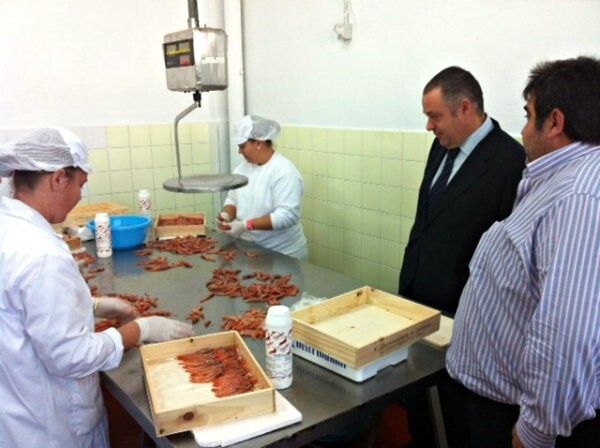 El Ayuntamiento se reúne con los exportadores de pescados y mariscos de Huelva para conocer su situación