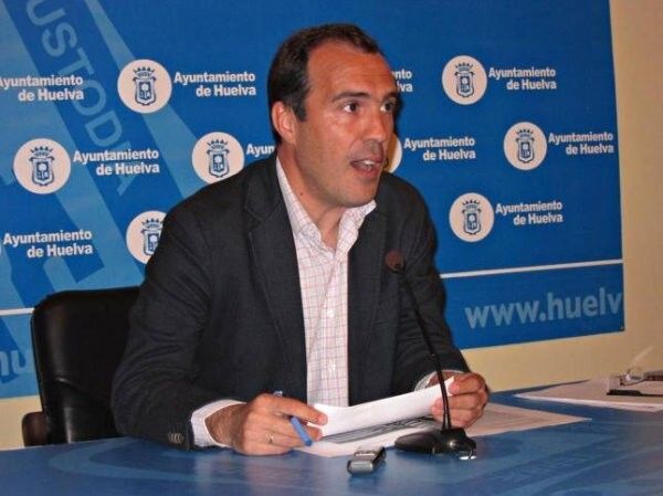 El PSOE denuncia que el alcalde se ha gastado en publicidad y comida un 700% más de lo presupuestado