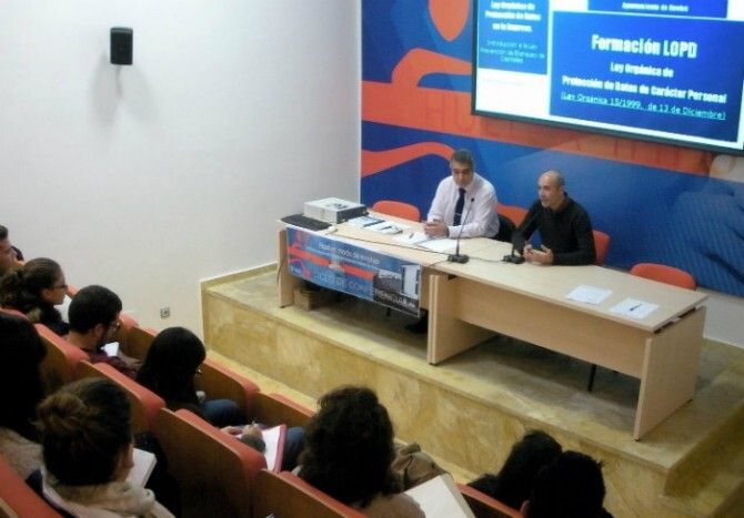 El Ayuntamiento fomenta con una jornada la inserción laboral en la protección de datos