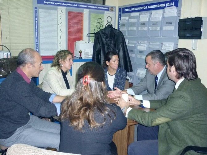 El Ayuntamiento analiza con Carrefour las posibilidades de empleo del Centro Comercial Holea