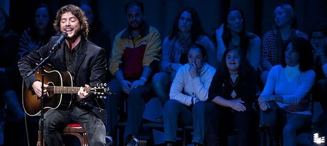 Carrasco regala a sus seguidores un mini concierto con premio