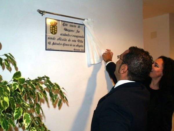 El Ayuntamiento de La Redondela inaugura un centro sociocultural y otro de mayores