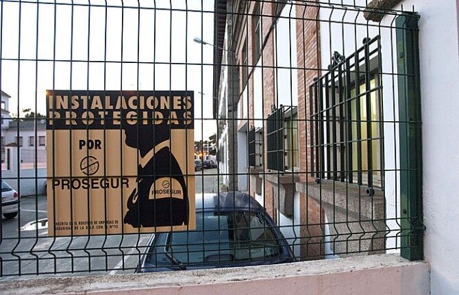 La Agencia Tributaria sitúa vigilancia 24 horas en la Aduana tras el robo de una tonelada de hachís