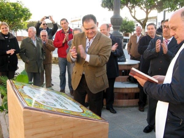 La Palma dedica una plaza a Gregorio Arroyo Mantero, párroco de la localidad durante 26 años