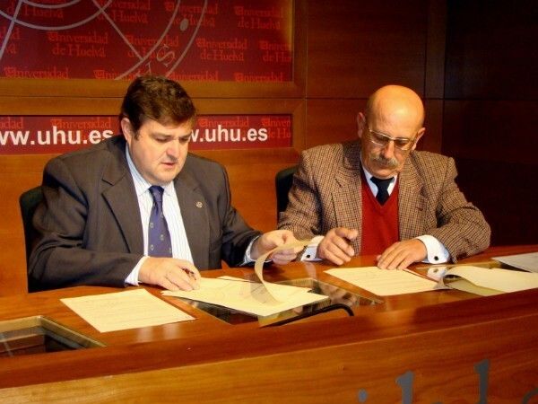Guzmán Camacho presenta ‘Universo…un verso (1965-2005)’