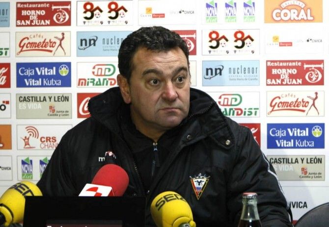 Carlos Pouso: 'El Recreativo se ha enriquecido, ahora lo veo mejor equipo'