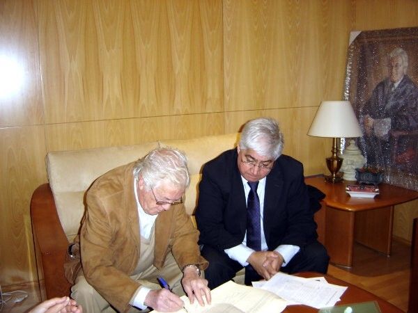 El Colegio de Abogados y los jueces firman un convenio para facilitar la mediación