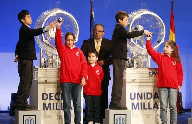El Sorteo de la Lotería Nacional llena el Gran Teatro de ilusión