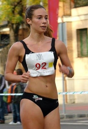 Laura García-Caro, campeona de Andalucía con marca personal (48:30)