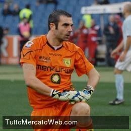 Sorrentino, un portero sobrio que ayudó a la permanencia albiazul y ahora la busca con el Palermo