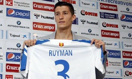 Ruymán adelanta a Álvaro Vega... y a Manolo Martínez