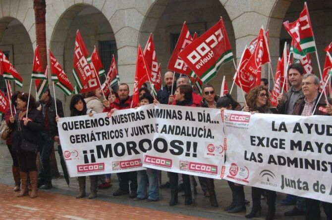 CCOO denuncia el “desmantelamiento” del sector de la Dependencia por los impagos de la Junta