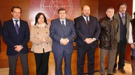 El Decano contará con una cátedra en la UHU