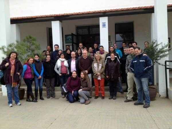 Voluntarios ambientales plantan 350 árboles de especies autóctonas en el Paraje Natural Marismas del Odiel
