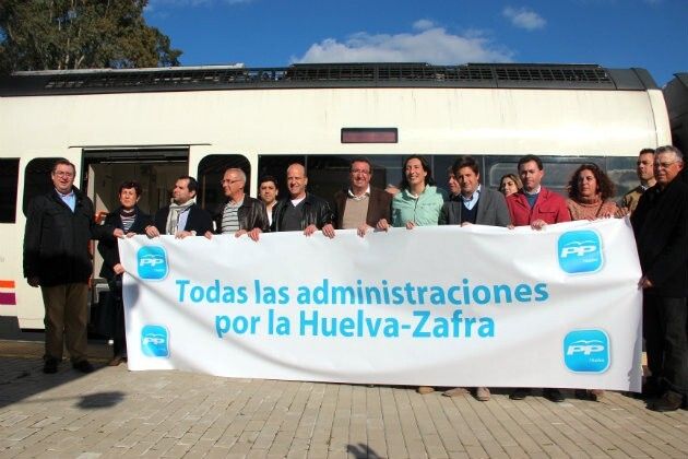 El PP pide a la Junta que ayude a mantener la Huelva-Zafra 'como hace en otras provincias'