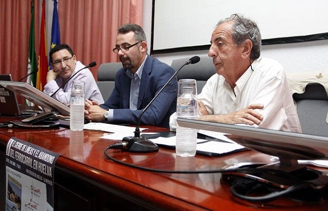 La Mesa de la Ría debate sobre el futuro del ferrocarril en la provincia