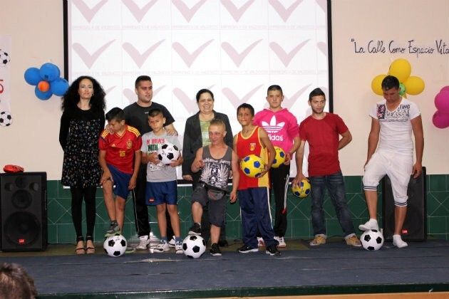 45 jóvenes del Distrito V de Huelva participan en una liga de fútbol sala en el marco del proyecto Puertodistrito