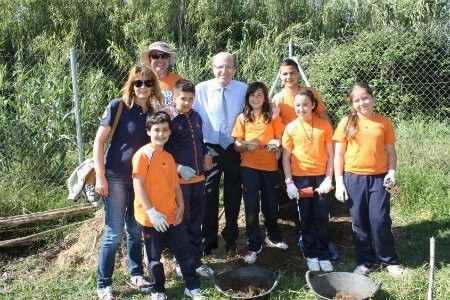 Más de 300 niños celebran el 'Dia del Deporte'