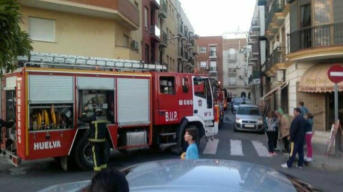 Arde un edificio abandonado en la zona de José Fariñas