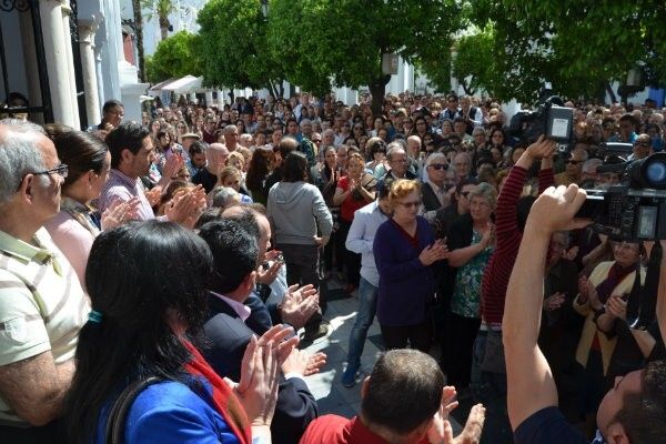 Almonte muestra su apoyo a la familia de los fallecidos y clama por que haya justicia