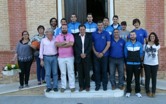 El CB San Juan hace una ofrenda al patrón como agradecimiento por su ascenso a Nacional