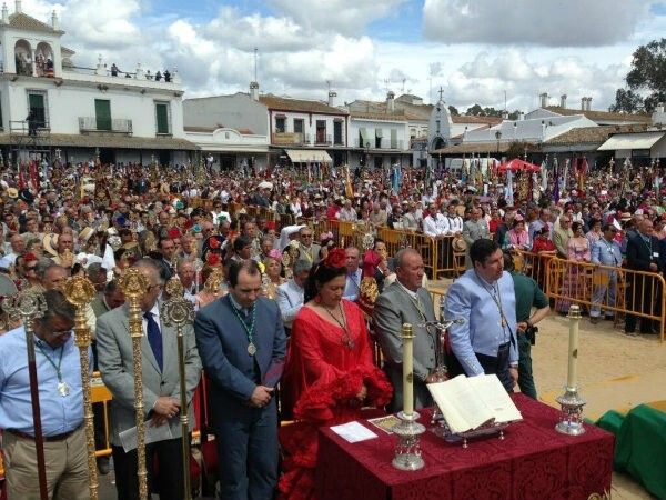 José Vilaplana insta a los rocieros a participar en la 'radical renovación' que necesita la sociedad