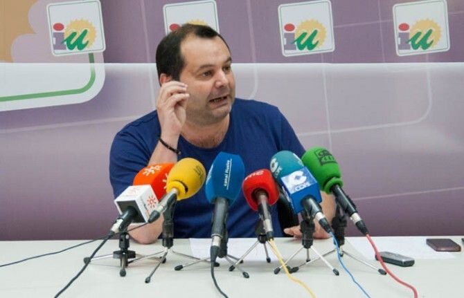 IU le pide a la Diputación que 'se declare insumisa ante la Reforma de la Administración Local'