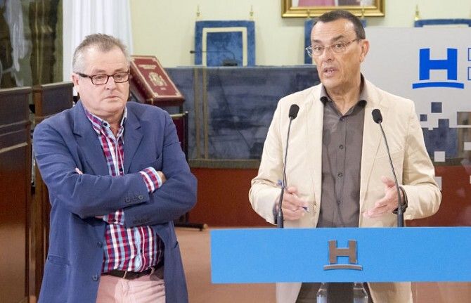 La Diputación firma un convenio con la AMHyJA por valor de 12.000 euros para exhumar la fosa de Encinasola