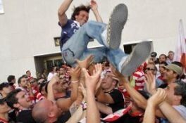 Javi García, un futbolista todo pundonor que ahora ayuda a Alcaraz en el banquillo del Granada