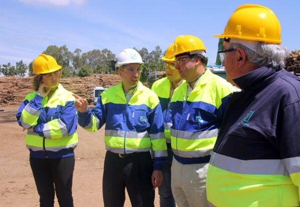 El alcalde de San Juan visita Ence para constatar la solución de la compañía a los ruidos nocturnos