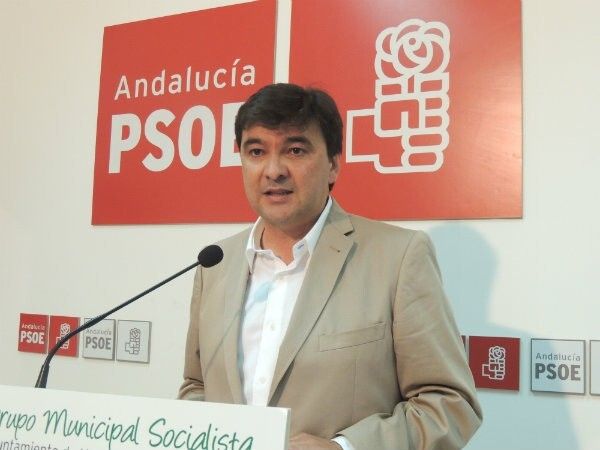 Gabriel Cruz atenderá en directo a los ciudadanos a través de un nuevo chat desde la web del PSOE