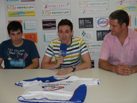 El Smurfit Kappa presentó a su nuevo entrenador