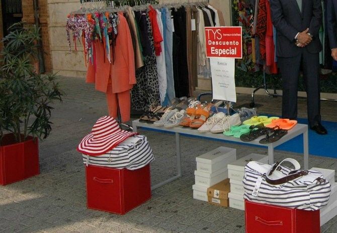Los comercios del centro de Huelva vuelven a salir a la calle