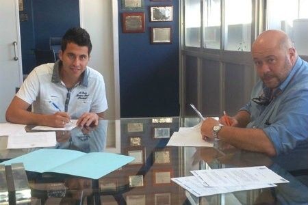Jorge Larena pasó el reconocimiento médico y será presentado mañana