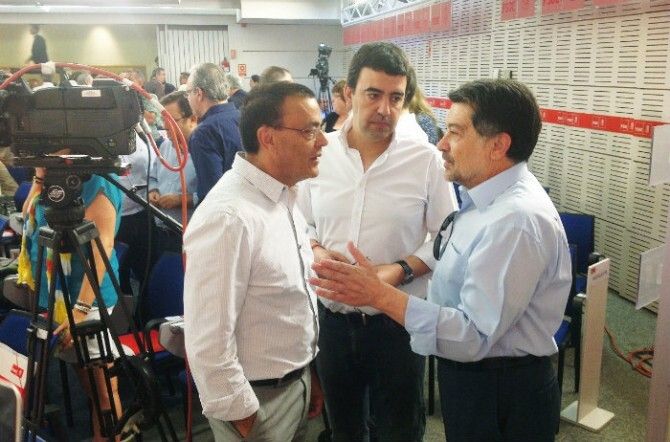 Caraballo destaca el apoyo de los socialistas onubenses  para derrocar a un Gobierno del PP “corrupto e indolente”