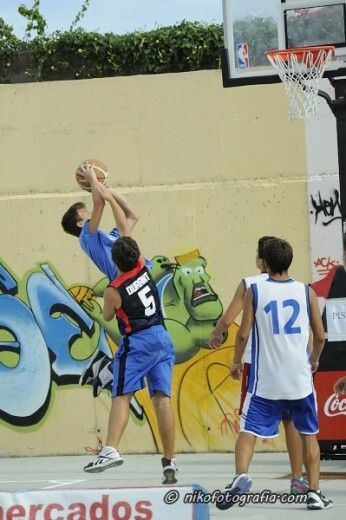Los 20 años de Lepe Alius pasan por el 3x3 de La Antilla