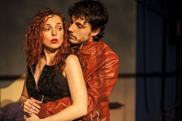 El moguereño Daniel Blanco conquistó al público con su estreno teatral